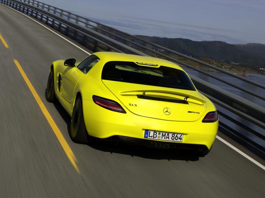  Mercedes-Benz SLS AMG E-Cell 2010 года  (фото 9 из 30)